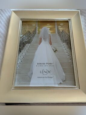 Lenox Jubilee Pearl Picture Frame in Soft Gold Finish